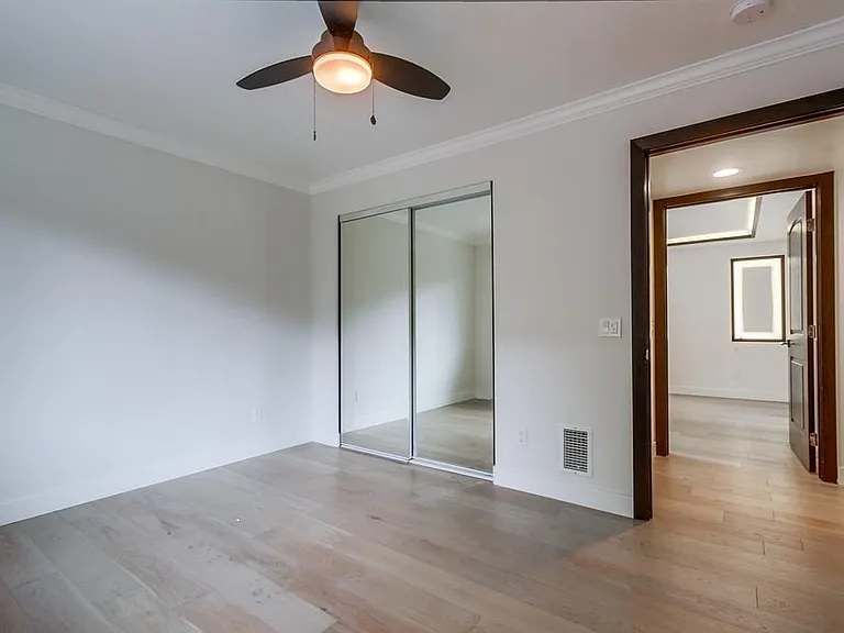 2550 Gregory Dr — Photo 34