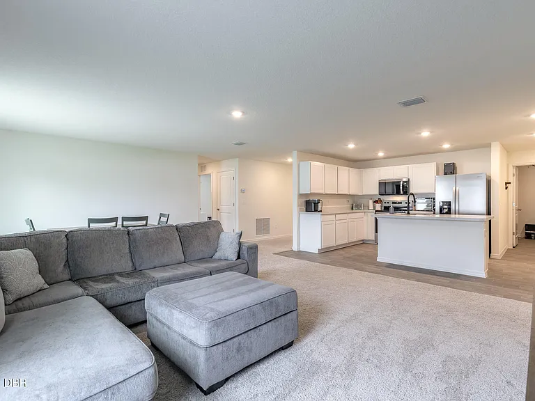 11 Ruth Dr — Photo 31
