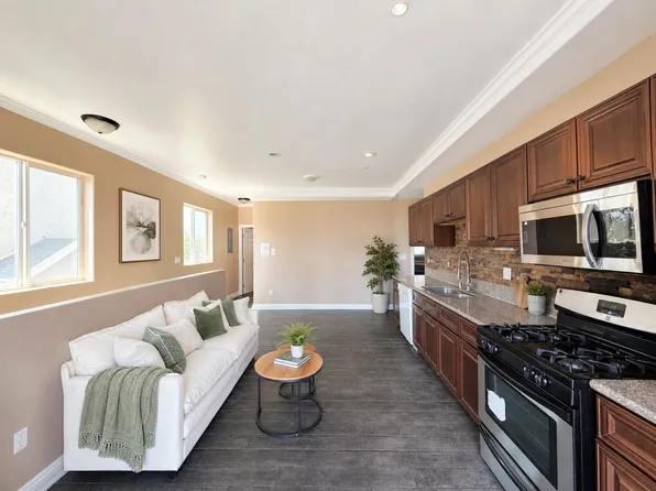 1337 W 36th PI