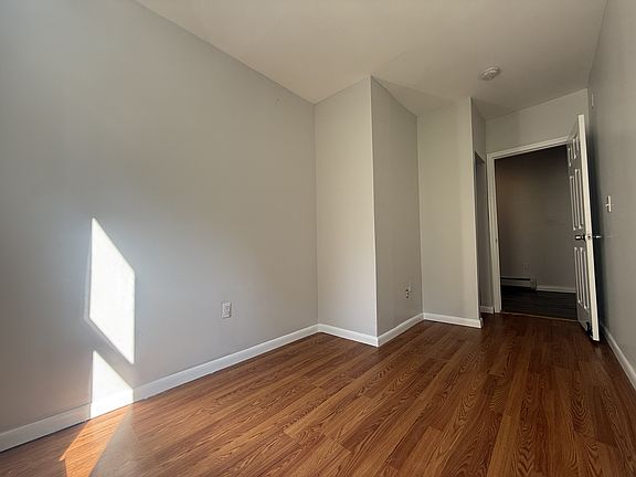 5th image of 2 Benson St #1