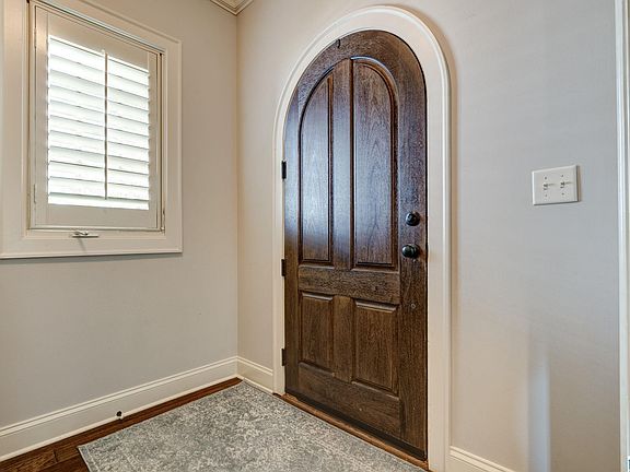 4th image of 3877 Ross Park Dr