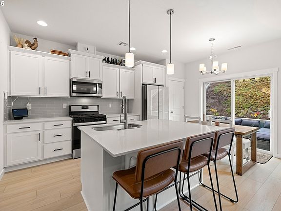 5th image of 317 E Barbaras Way