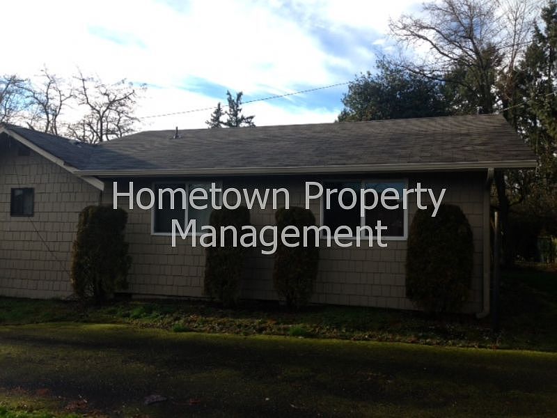 1st image of 1011 W Yelm Ave