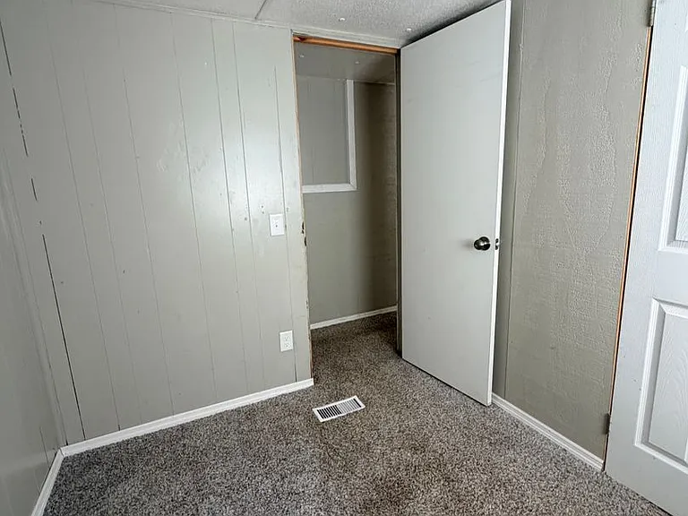 315 Thompson Rd — Photo 6