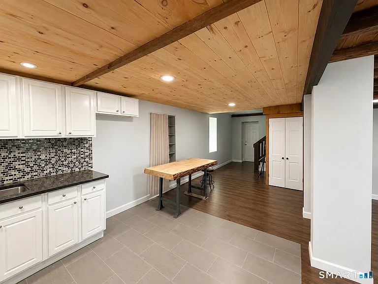 85 Banks Rd — Photo 7