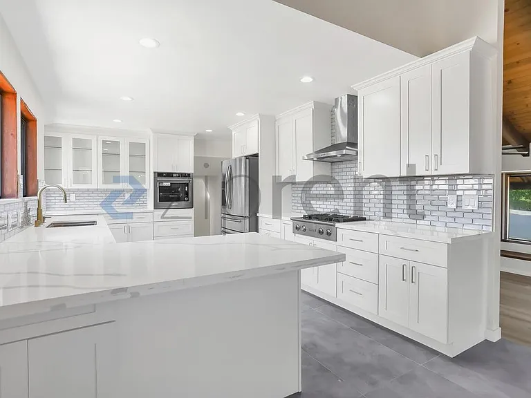 1196 Robinson Ct — Photo 9