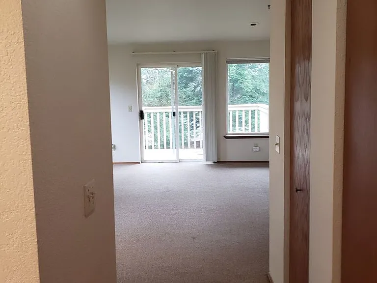 1116 E Maryland St #4 — Photo 2