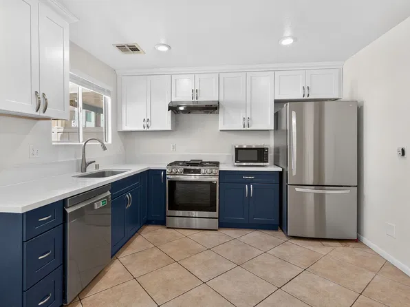 5649 Dawn Falls St, Las Vegas, NV 89148