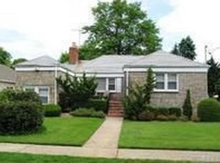 214 Skillman Ave, Oceanside, NY 11572