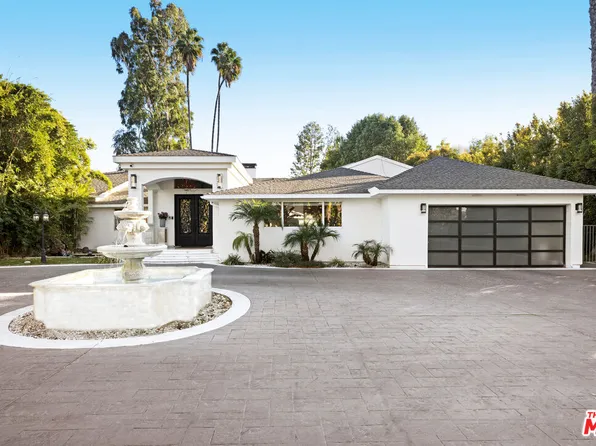 22728 Oxnard St, Woodland Hills, CA 91367