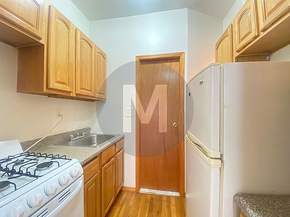 5th image of 155 E 99th St APT 41