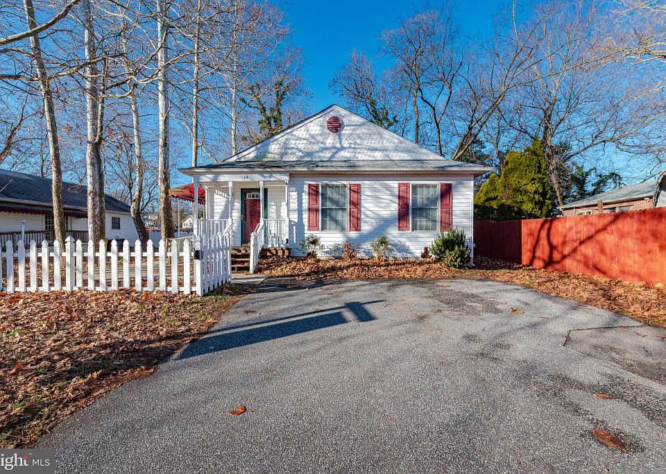 1st image of 14 Proctor Ave
