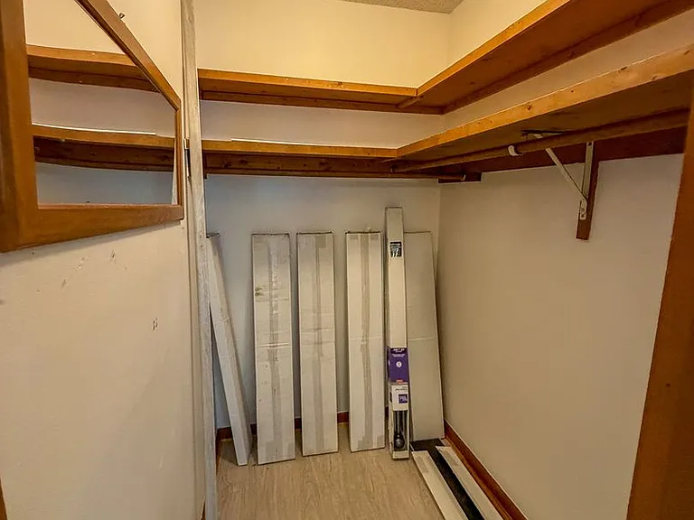 2260 W University Ave — Photo 17