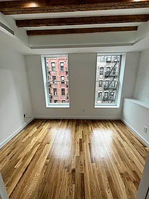 Rented by Reyes & Elsamad Real Estate Group | media 15