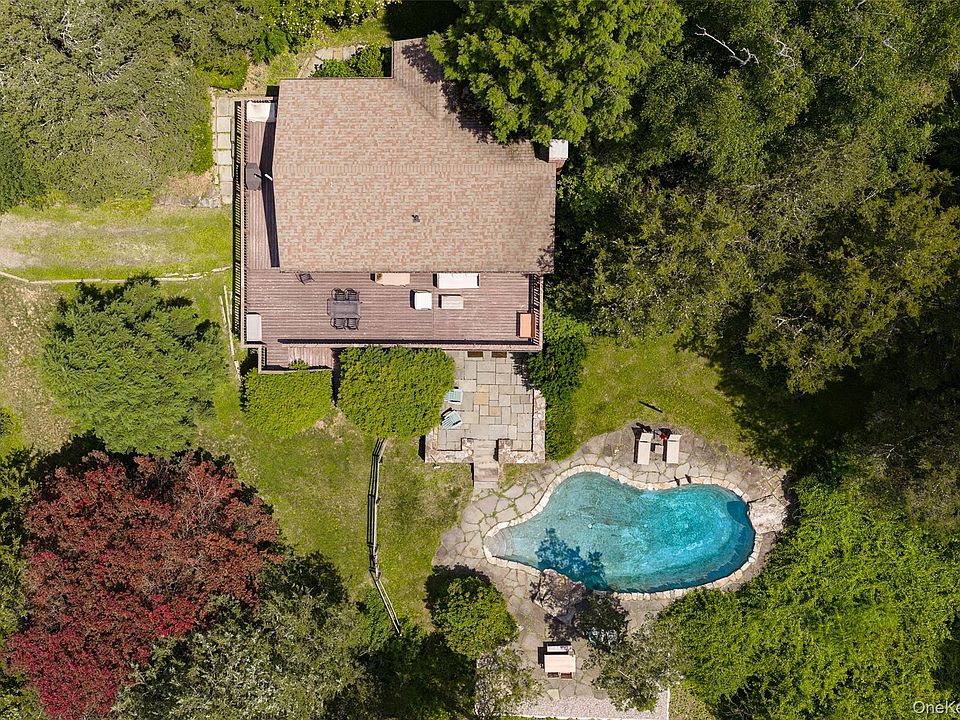 1st image of 15 Horseshoe Lane