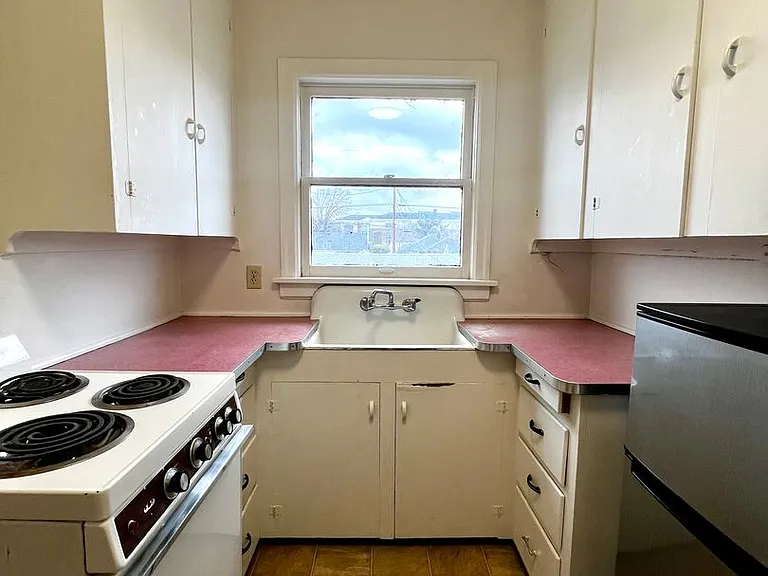 207 S 9th Ave — Photo 8