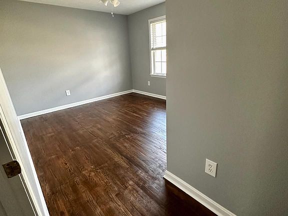 3rd image of 10520 Crestfield Ln