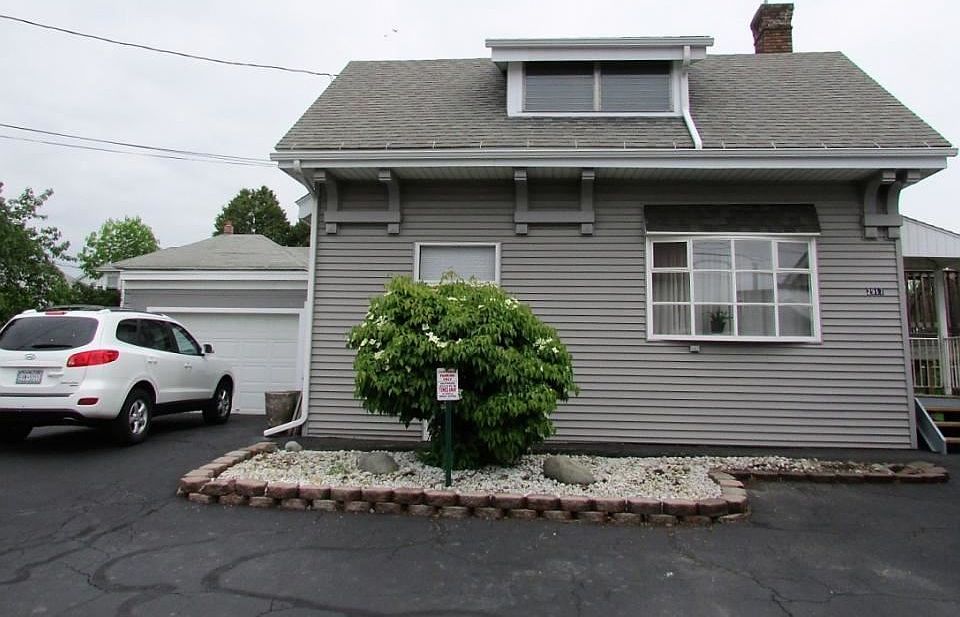 1st image of 2917 North St