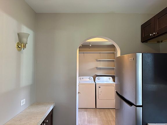 3rd image of 1412 Wabash St #1412