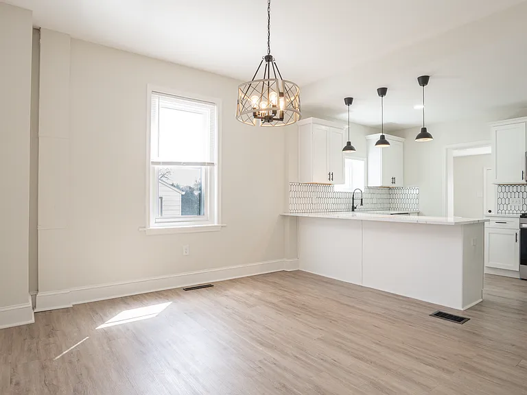 51 W Fairview St — Photo 8
