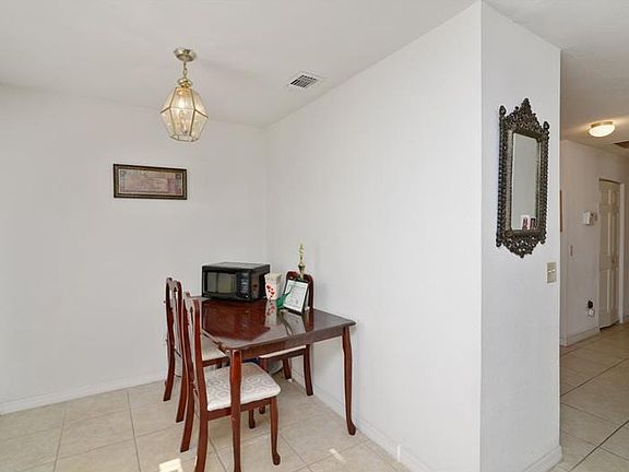 5th image of 40 S Lancelot Ave