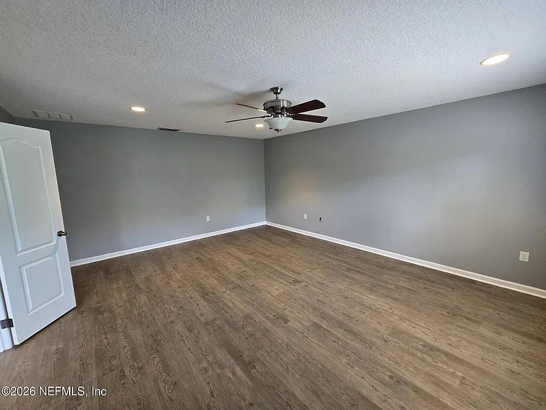 180 Thornloe Dr — Photo 27