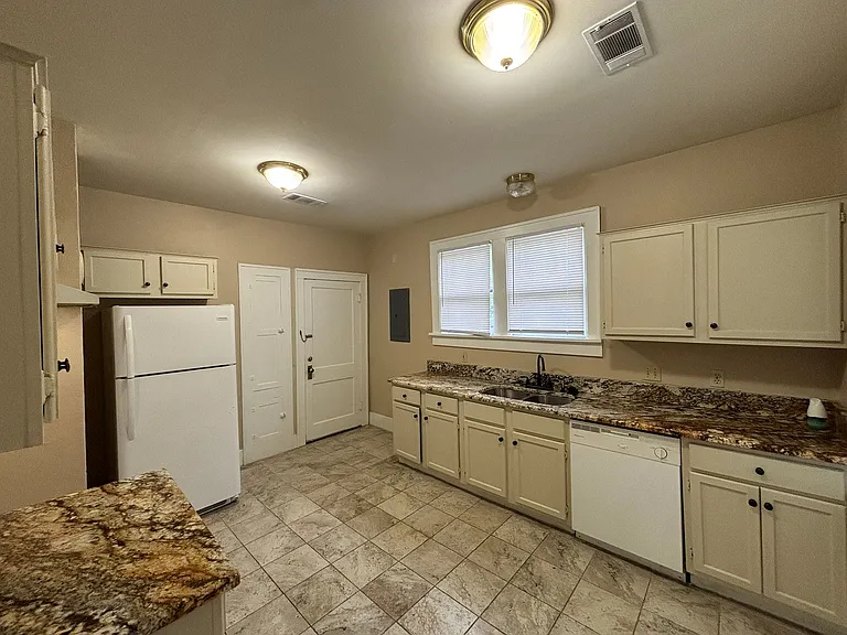 809 Orange St #D — Photo 5