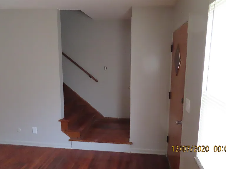 905 North Meadows Court - C — Photo 12