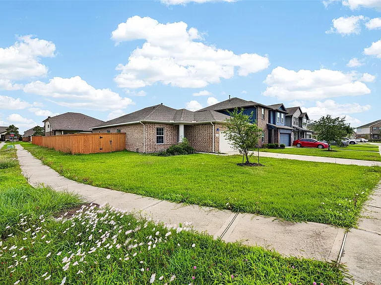 2429 Abbot Brook Dr — Photo 5