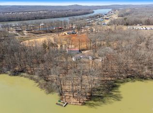 313 Shirley Bates Dr, Clifton, TN 38425