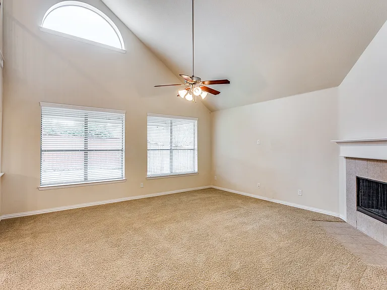 432 Bristol St — Photo 10