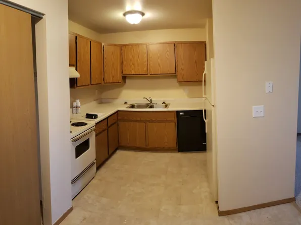 512 Bronson Rd, 512 E Bronson Rd APT 4, Seymour, WI 54165