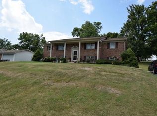 1124 Greenleaf Dr, Kingsport, TN 37663