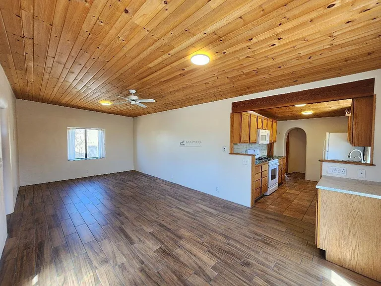 212 Tesuque Dr — Photo 1