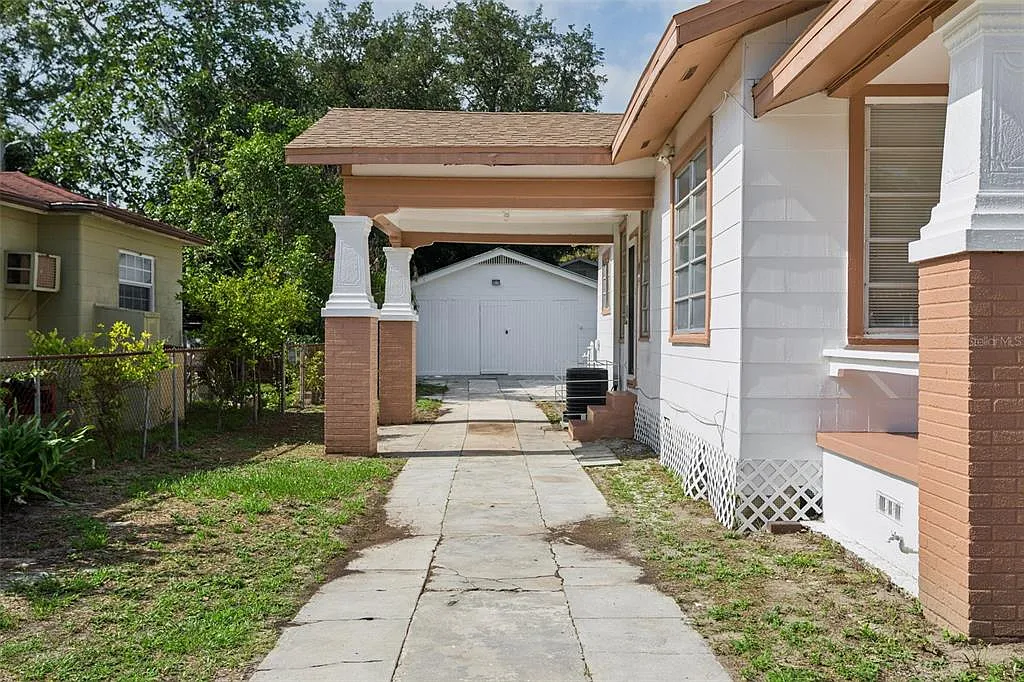 3 bed, 1.0 bath, 1188 sqft, $1,950 — Photo 4