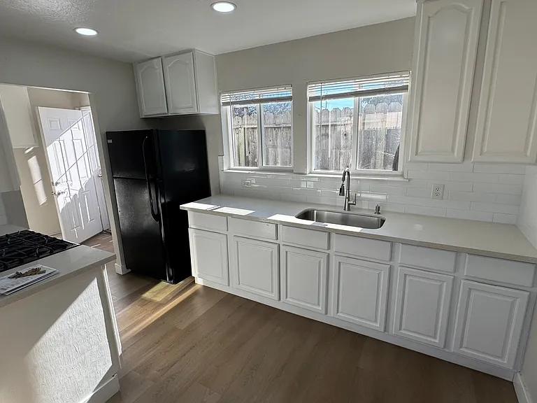 538 Douglas Ave #BACK — Photo 8