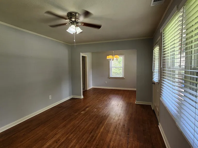 1355 Dearing Rd — Photo 5