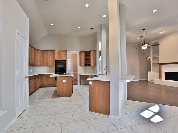 5th image of 3114 Stonehenge Dr