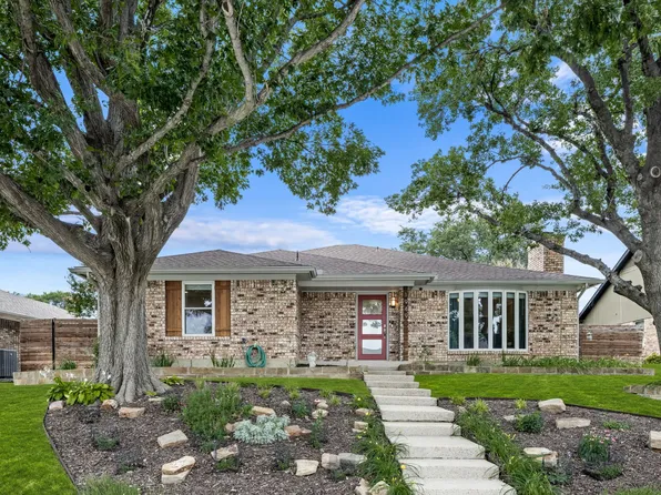 1949 E Branch Hollow Dr, Carrollton, TX 75007