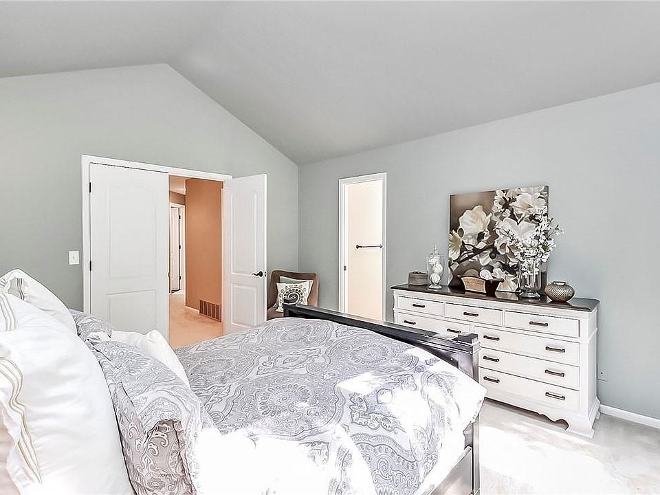 1st image of 25415 SE 42nd Pl