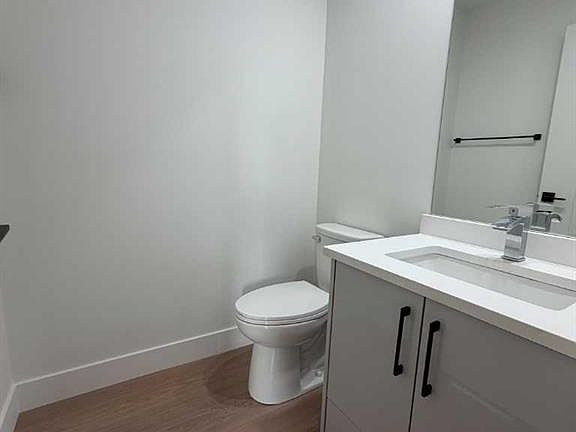 4th image of 9403 103rd Ave #B