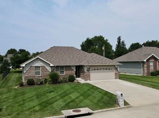 575 S Gary Ave, Bolivar, MO 65613