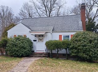 132 Walker St, Manchester, CT 06040