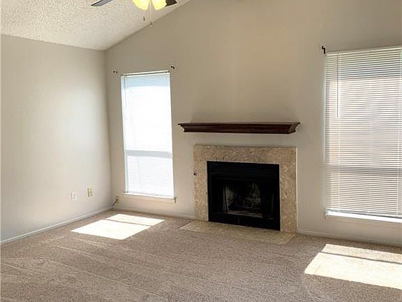 4th image of 1220 Royal Crest Dr