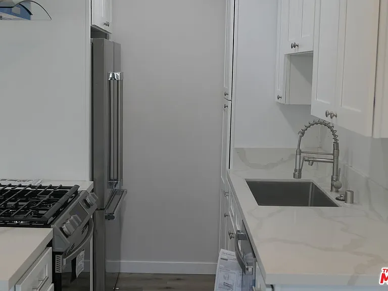 10836 Camarillo St #3 — Photo 4