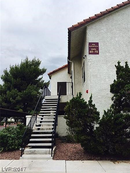 1st image of 3926 Bushnell Dr Unit 71