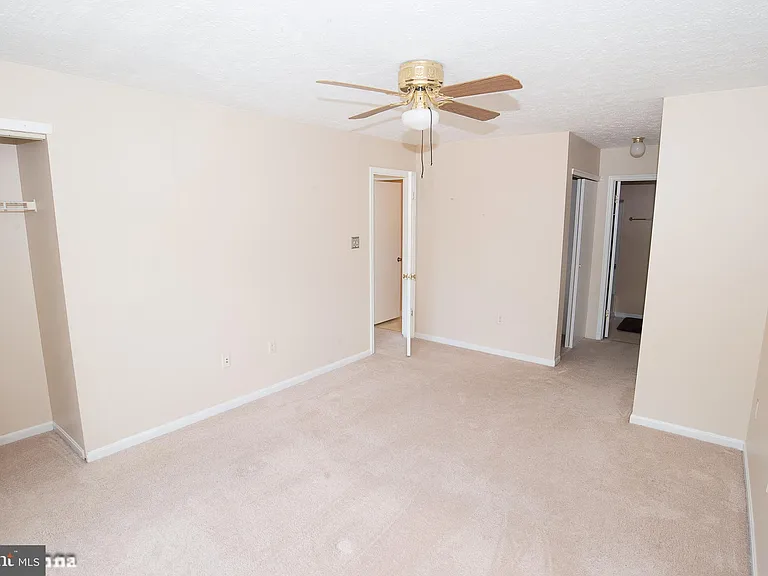6128 Hoskins Hollow Cir #B — Photo 28