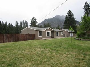 825 Deetz Rd, Mount Shasta, CA 96067