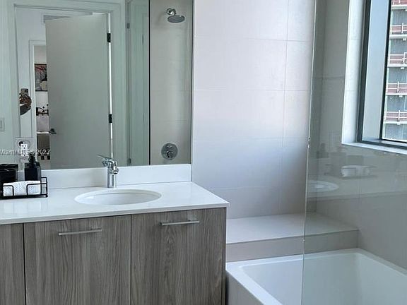 4th image of 501 NE 31st St #5
