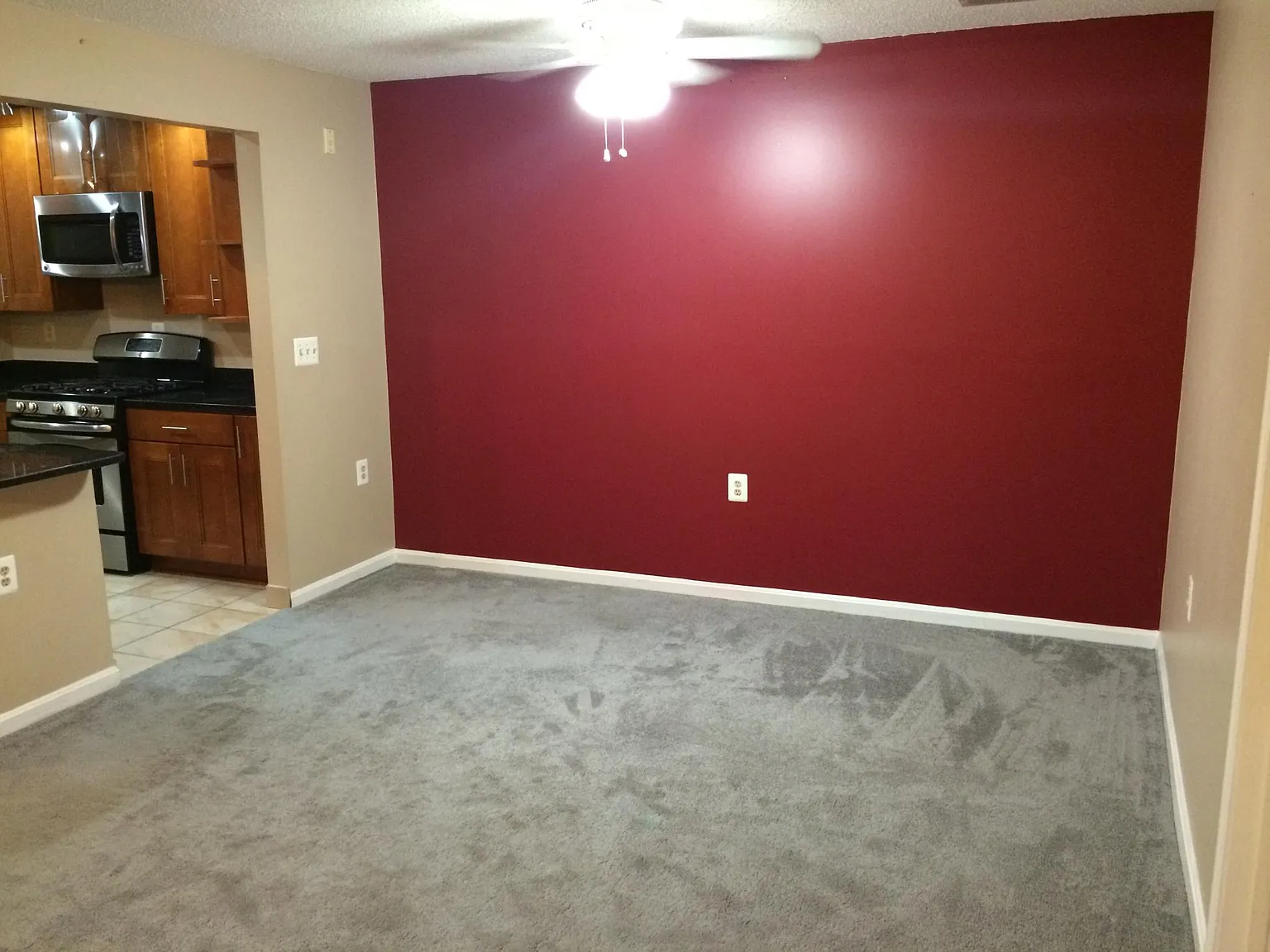 10024 Vanderbilt Cir — Photo 2